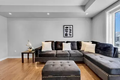 Image de Cozy 3br Home + Parking Near Kitchener Attractions