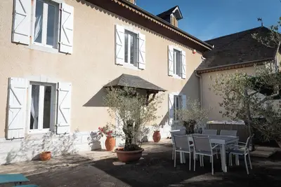 Image de Maison de vacances 'La Maison Du Soleil Avec Bain Ă Remous 6p' avec Terrasse et Climatisation