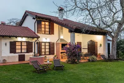 Image de Maison de campagne \"El Llagar De Naveda\" avec vue sur les montagnes, terrasse privée et Wi-Fi