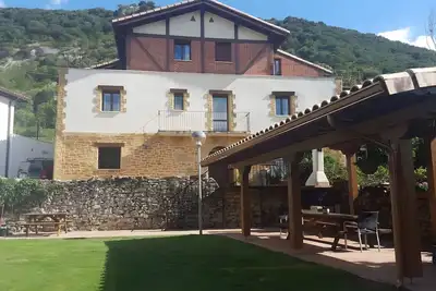 Image de Maison de campagne \"Pakienea\" avec jardin privé et Wi-Fi