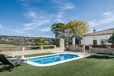 Image de Chalet \"Casa Pilar\" avec vue sur les montagnes, piscine privée et Wi-Fi