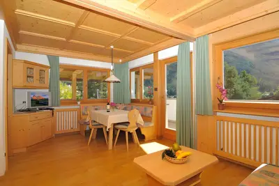 Image de Appartement \"Villa Nussbaumer B\" avec vue sur les montagnes, terrasse privée et Wi-Fi