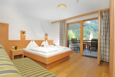 Image de Appartement \"Résidence Nussbaumer Apt A\" avec vue sur la montagne, piscine partagée et Wi-Fi