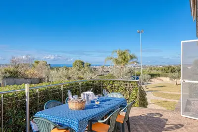 Image de Appartement 'Residence Margherita - Lavanda' avec vue sur la mer, Wi-Fi et climatisation