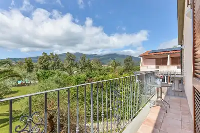 Image de Studio 'Monolocale Castle' avec piscine partagée, Wi-Fi et climatisation