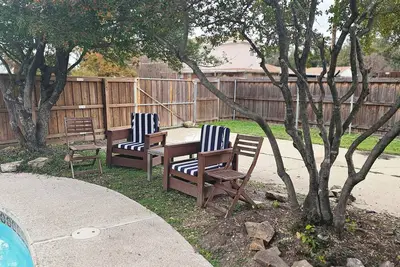 Image de Charming 3-bedroom house in Garland with WiFi and Ac