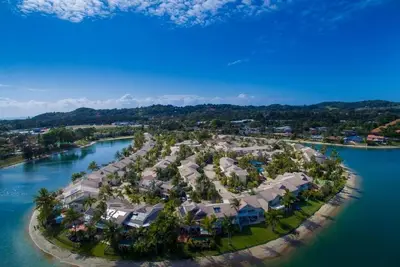 Image de 4-bedroom waterfront townhome, in Isle of Palms Resort Elanora WiFi, Ac, Pools\n\n