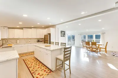 Image de Working Goat Farm - Updated Clinton Corners Home!