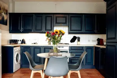 Image de Penthouse with River Views: 2bd Derry Heritage Gem
