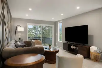 Image de Woodlawn Heights: 1. 1 mi to UofO