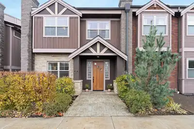Image de An Urban Oasis: Steps to the Deschutes River