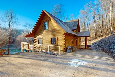 Image de Lakefront cabin w/fire pit, dock, grill, fireplace, Wi-Fi