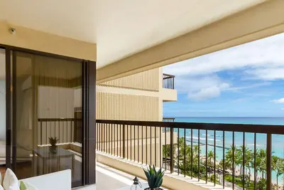 Image de Steps to Waikiki Beach! | Ocean View Balcony
