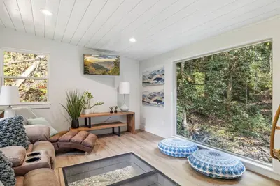 Image de Bougie Bungalow, Luxury Cabin with Glass Viewing Floor, Fire Pit, Games, Hot Tub