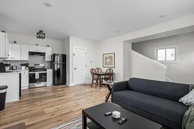 Explore Indy | Near Stadiums, Mass Ave & Nightlife