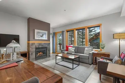 Image de Modern Cabin Vibes with pool at The Lodges