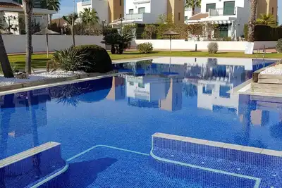 Image de Three-bedroom holiday villa with magnificent pool next to the sea and golf