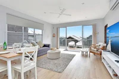 Image de Blue Lagoon at Caves Beach Villas