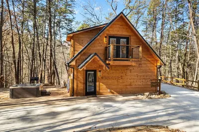Image de Arcade | Private Hot Tub | Firepit | Fireplace | Close to Attractions