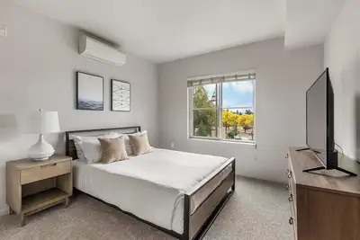 Image de Landing | Chic 2bd, Clubhouse, Pool