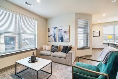 Image de Landing | Stylish 2bd, Gym, Clubhouse