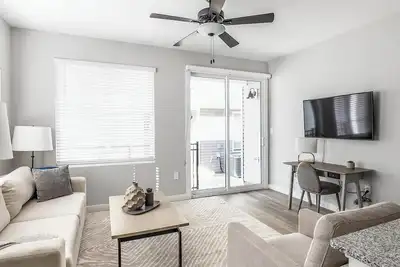 Image de Landing | Chic 2bd, Gym, Pool