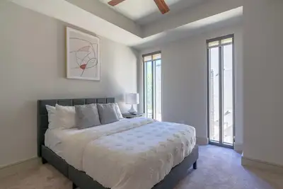 Image de Landing | Modern 2bd, Pool, Tennis Court