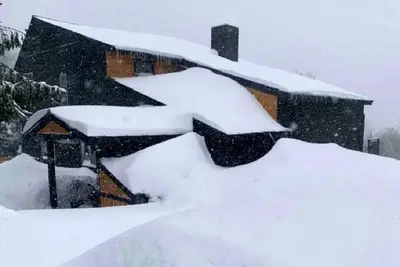 Image de Winterspell Ski/Ride/Hot Tub/Climbing Wall\n