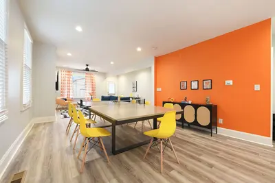 Image de *Regal Bricks* Family Home | Ping-Pong | Parking | Sleeps 13