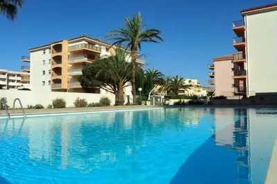 Image de Appartement 2 pièces climatisé avec parking et piscine dans la résidence