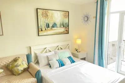 Image de Studio Unit W/ Balcony•Sea & City View