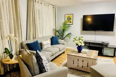 Image de Charming 3-bedroom townhome in Marblehead \n3 miles  to Salem\n14 miles to Boston