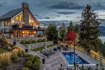 Image de New! Gorgeous lake home w/ private pool, hot tub, lake access with dock & views!