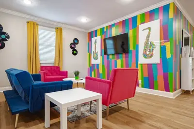 Image de *Parkside King Suite in Midtown with Free parking*