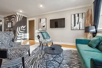 Image de *Parkside King Suite in Midtown with Free parking*