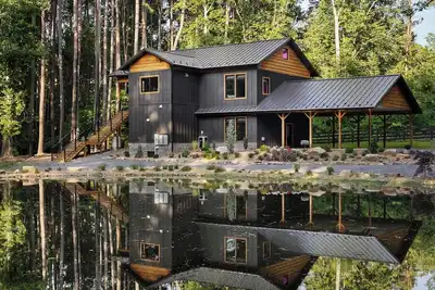 Image de River Pines Retreat! Cozy 4-bedroom cabin on the Shenandoah River.