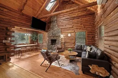 Image de Beautiful Log House in Cranberry