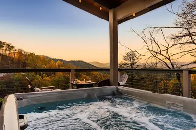 Image de Stunning View | Game Room Fun | Hot Tub & Fire Pit