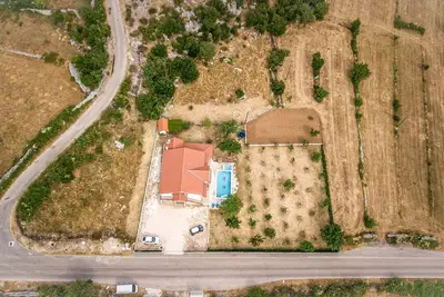 Image de Secluded Holiday Home with Pool and Hot Tub - Three Bedroom Holiday Home
