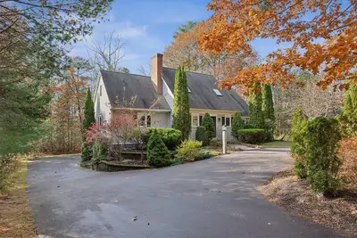 Image de Walk to Dock Square! Firepit, Ping Pong, & Games!