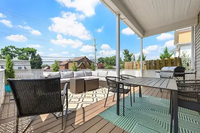 Image de *Regal Bricks* Oversized Deck | Views | Fire Pit | Private Garage