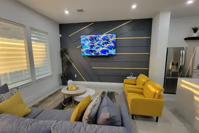 Image de Modern Oasis - Charming 3-bedroom 3. 5 bath near downtown