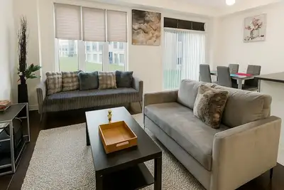 Image de Maison de ville chic à Kleinburg avec 3 chambres pour une escapade chaleureuse.