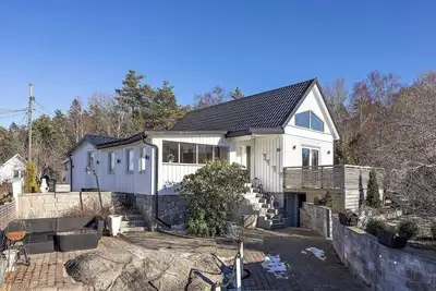 Image de Nature Retreat in Olofstorp with Jacuzzi – Perfect for Relaxation