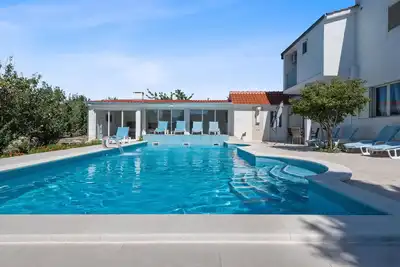 Image de Superbe maison à Neoric avec sauna