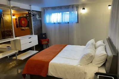 Image de Welcome to The Alcott, a musical inspired cozy suite in Nanton! Pet Friendly!