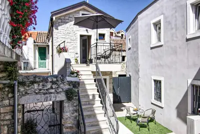 Image de Maison confortable à Turanj avec WiFi