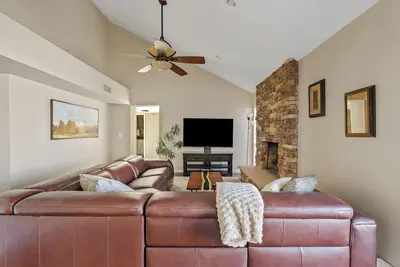 Image de Enjoy Comfort in this 2-bedroom, 2-bath condo in Tempe, Az