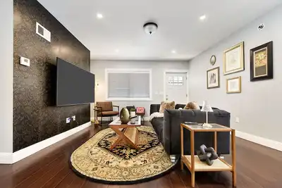 Image de *Regal Bricks* Cold Plunge | Fire Pit | Game Room | Private Backyard