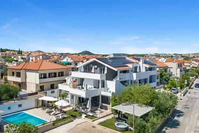 Image de Bel appartement de 2 chambres à Vodice